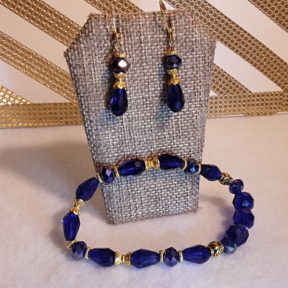 Jewelry - Picture 1 of 2